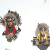 دوعدد دیوار آویز سرخپوست