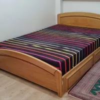 تخت خواب و میز آرایش بهکارچوب|تخت و سرویس خواب|رشت, بلوار گیلان|دیوار