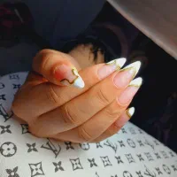 کاشت ناخن و اموزش