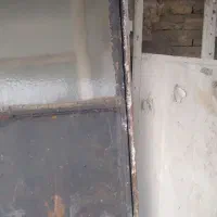 در انباری و دسشویی. سینک
