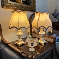 دو عدد آباژور کرم و طلایی از هر لحاظ سالم شیک