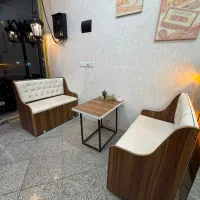 میز و نیمکت کافه ای