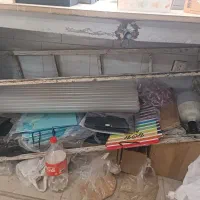 چهار پایه فلزی. حدود 2متر. قد.