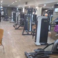 مربی بدنسازی و فیت نس با بیش از 25 سال تجربه