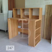 میز تحریر و کامپیوتر ساده و کمد کشو و کتابخانه دار