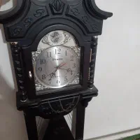 ساعت دیواری در حد اک