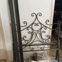 تخت فرفورژه مشکی تمیز