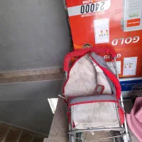 کالسکه بچه هدیه داده میشود