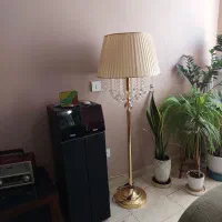 آباژورایستاده
