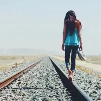 بازیگر خانم / فیلمبردار و دستیار خانم