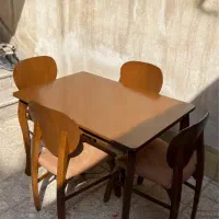 تعداد زیادی میز نهار خوری ‌نصف قیمت