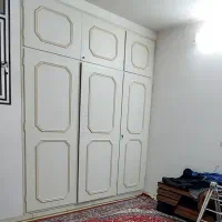 درب و چارچوب کمد دیواری کاملا سالم در حد نو