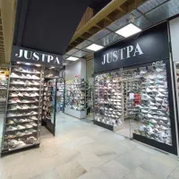 فروشنده کتونی مجرب و تازه کار