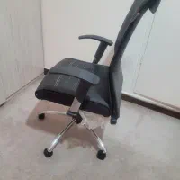 صندلی چرخدار مدیریت در حد نو