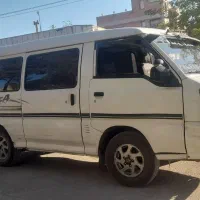 یک دستگاه ون دلیکا