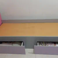 تخت نوجوان