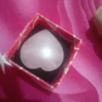 سنگ کوارتز تراش خورده به شکل قلب