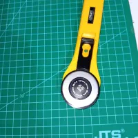 مقداری لوازم چرم دوزی