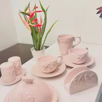 سرویس کامل صبحانه خوری صورتی با نقش برجسته