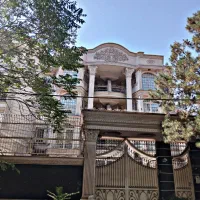 ۱۰۰۰ متر بر ۳۰  جنب سفارت             سنبل فرمانیه