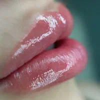 شید تخصصی لب و از بین بردن کبودی وتیرگی لب