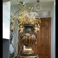 گلدان باپایه