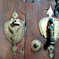 در چوبی عتیقه