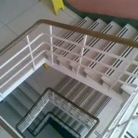 قبول کلیه خدمات نظافت منزل و راه‌پله