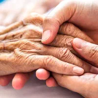 مراقب سالمندخانم سالم