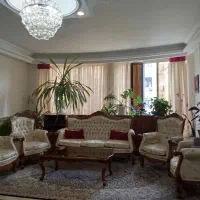 مبلمان کلاسیک هفت نفره.
