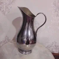 یک عدد پارچ قدیمی ورشو
