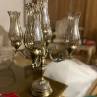 یک جفت شمعدان تک شاخه و یک شمعدان ۵شاخه