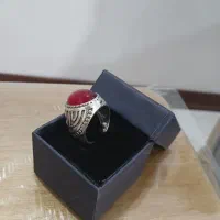انگشتر طرح نقره رکاب اناری همراه جعبه