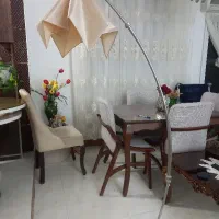 آباژور ایستاده