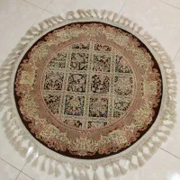 فرش گرد طرح ابریشمی ماندگار فندقی