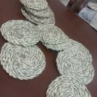 زیر بشقابی حصیری