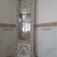 ساعت ایستاده سفید