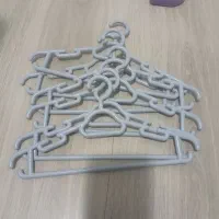 آویز لباس