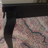 میز ناهارخوری بدون صندلی