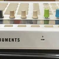 لانچپد (native insturments -maschine mk2) سفید