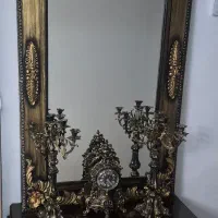 آیینه کنسول، شمع دان و ساعت