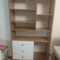 کتابخانه ایستاده دارای ۳عدد کشو سالم
