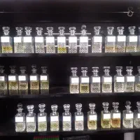فروش تمامی عطر های گرمی به دلیل جمع آوری مغازه