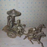 مجسمه برنز طرح کالسکه با دواسب طلایی