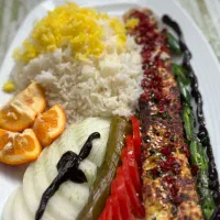 چند نفر نیروی کار خانم جهت کار در رستوران