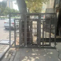 درب و پنجره آهنی
