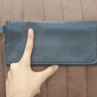 یک عدد کیف پول جادار برای گوشی و موبایل