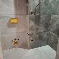 کاشی کار،کاشیکار،سرامیک کار،گچ کار،ایزگام کار بنا