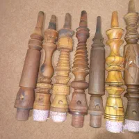 تعدادی تنهٔ قلیان سرخه‌دار، بارونک، و گردو