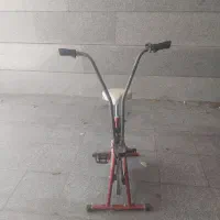 دوچرخه ثابت ورزشی